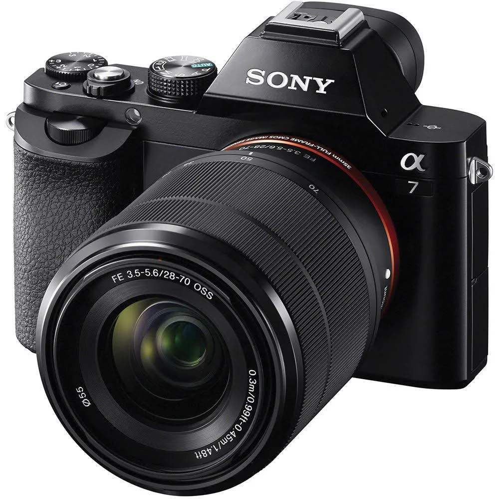 Sony Полнокадровая беззеркальная цифровая камера a7 с объективом 28–70 мм