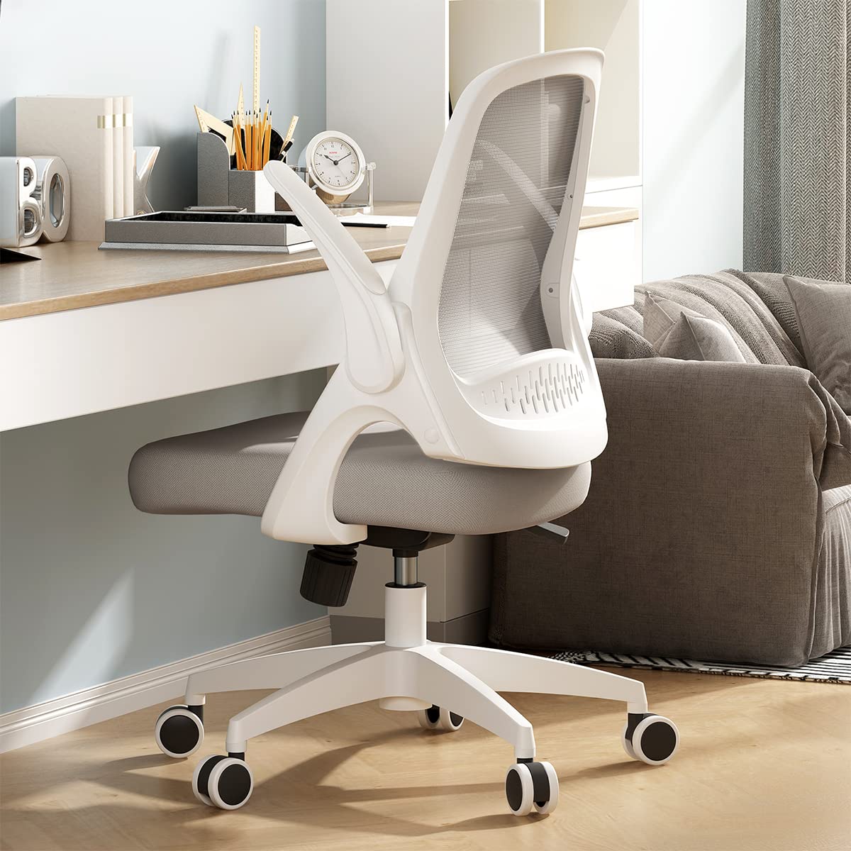  Hbada Поворотное рабочее кресло для домашнего офиса Modern Desk Comfort с откидными подлокотниками и регулируемой высо...